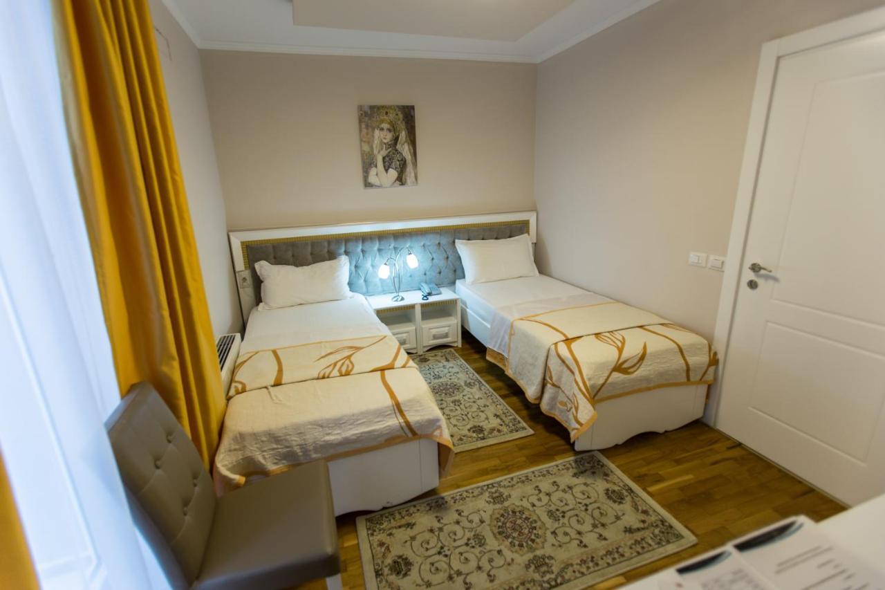 Hotel Turizem Shkelzeni Bajram Curr Exterior foto