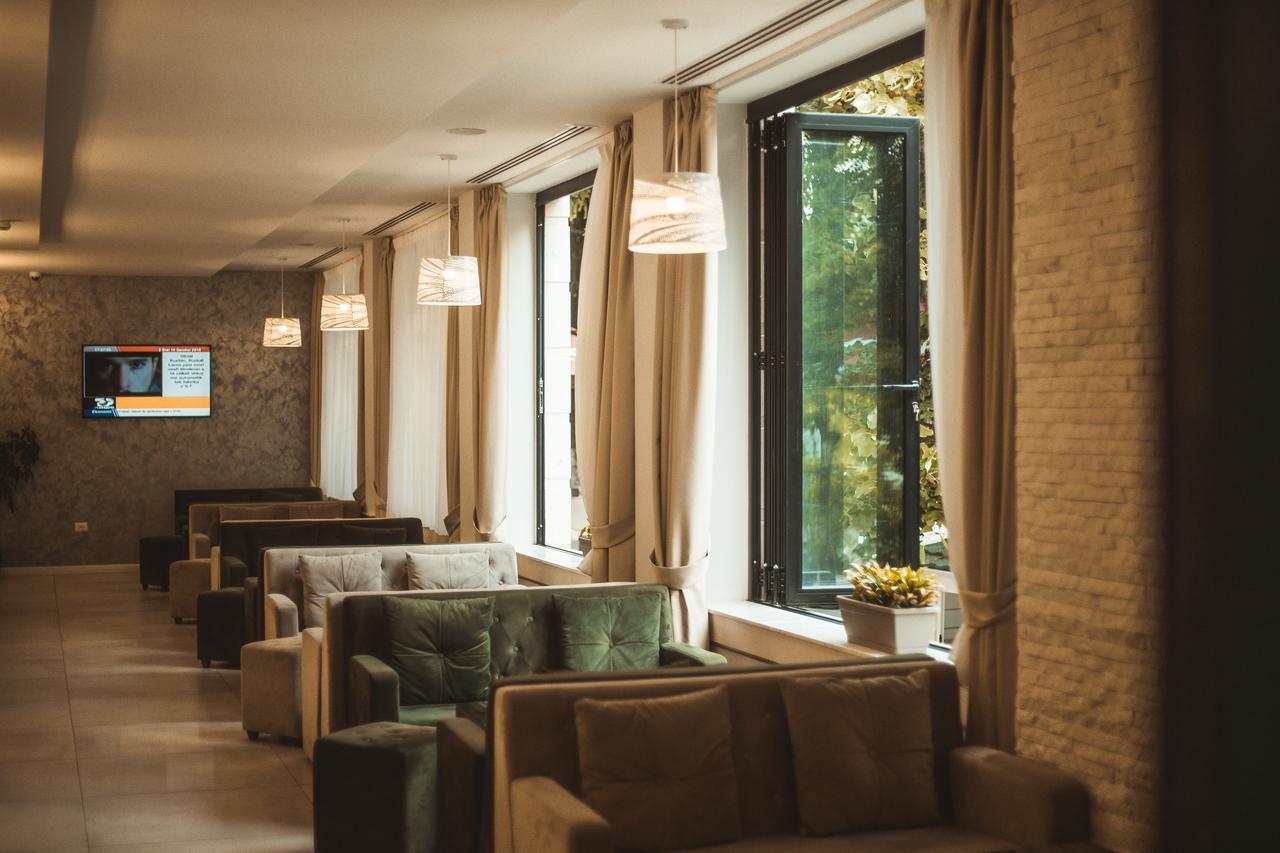 Hotel Turizem Shkelzeni Bajram Curr Exterior foto