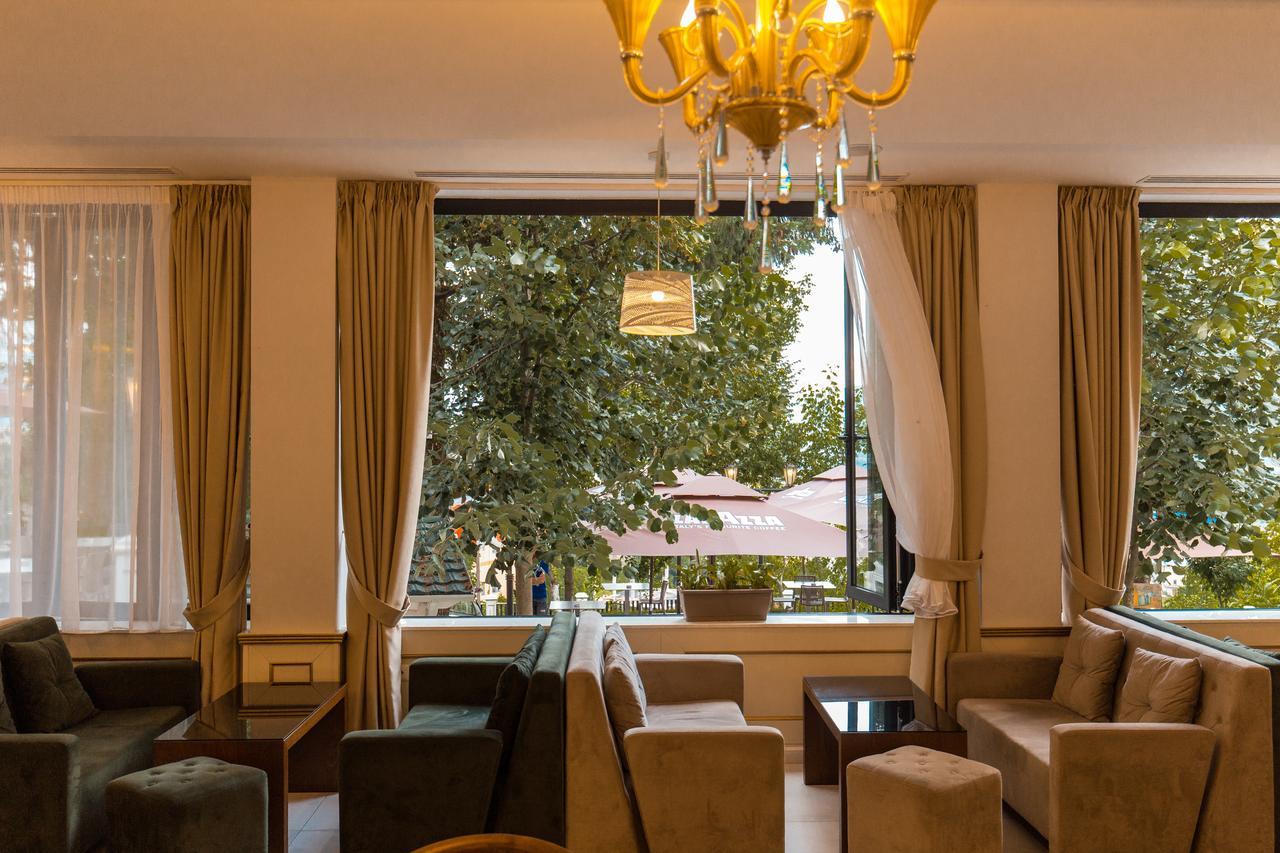 Hotel Turizem Shkelzeni Bajram Curr Exterior foto