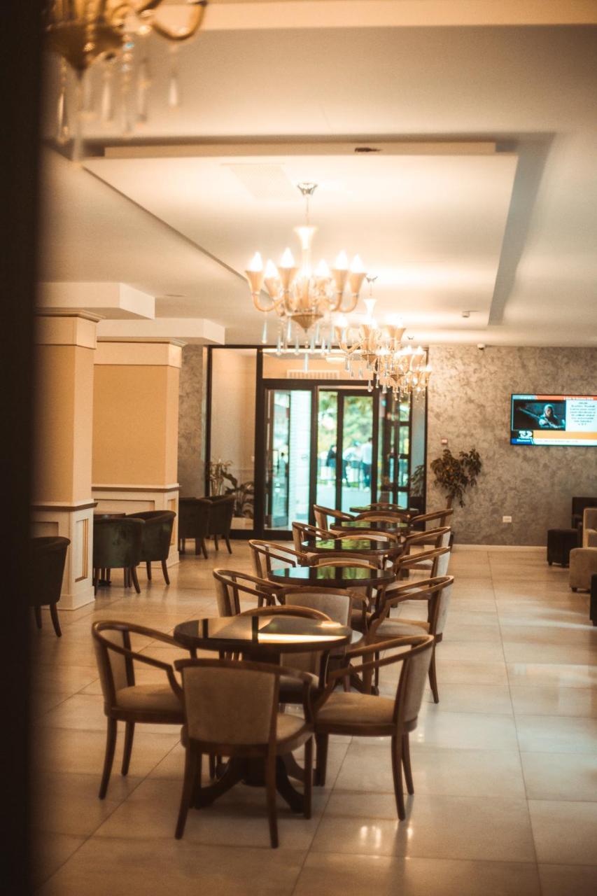 Hotel Turizem Shkelzeni Bajram Curr Exterior foto