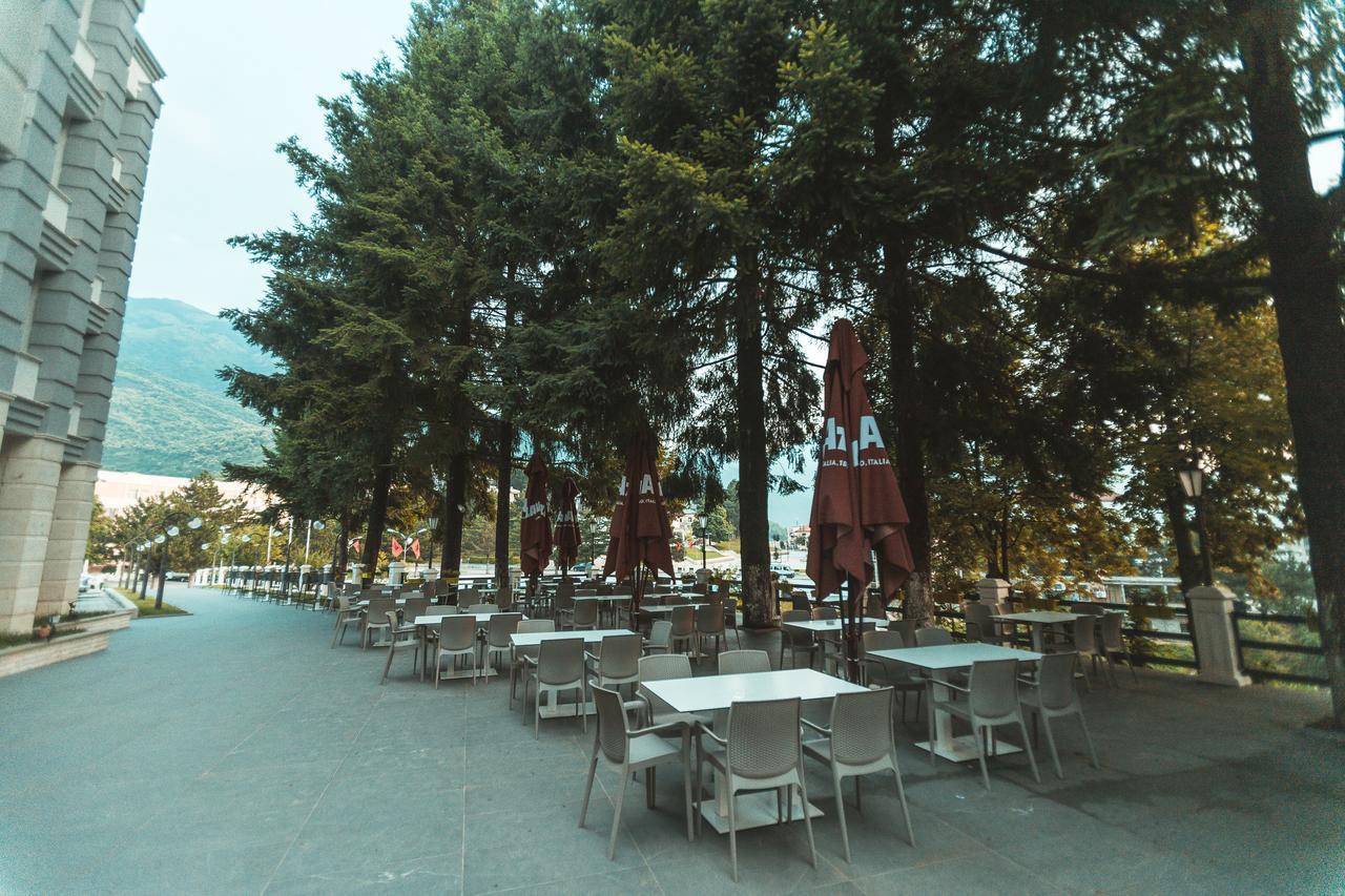 Hotel Turizem Shkelzeni Bajram Curr Exterior foto